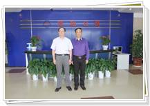 中國紡織工業(yè)聯(lián)合會(huì)副會(huì)長高勇與同和公司董事長崔桂生合影