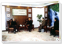 中國紡織機械器材工業(yè)協(xié)會名譽理事長凌寶銀親臨我司視察